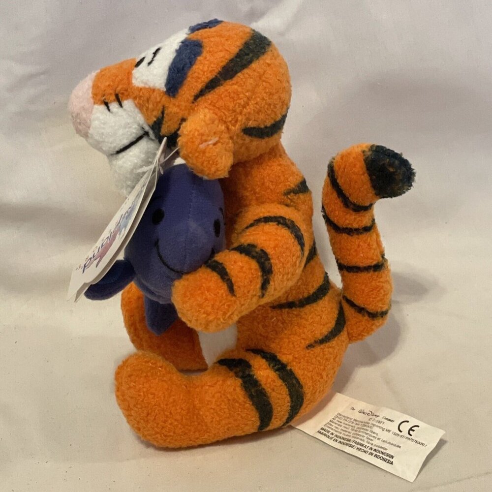 Tigger Bath Buddy Holding Dolphin with Tags Disneyland - Winnie the Pooh WPR 7 - Picture 4 of 12